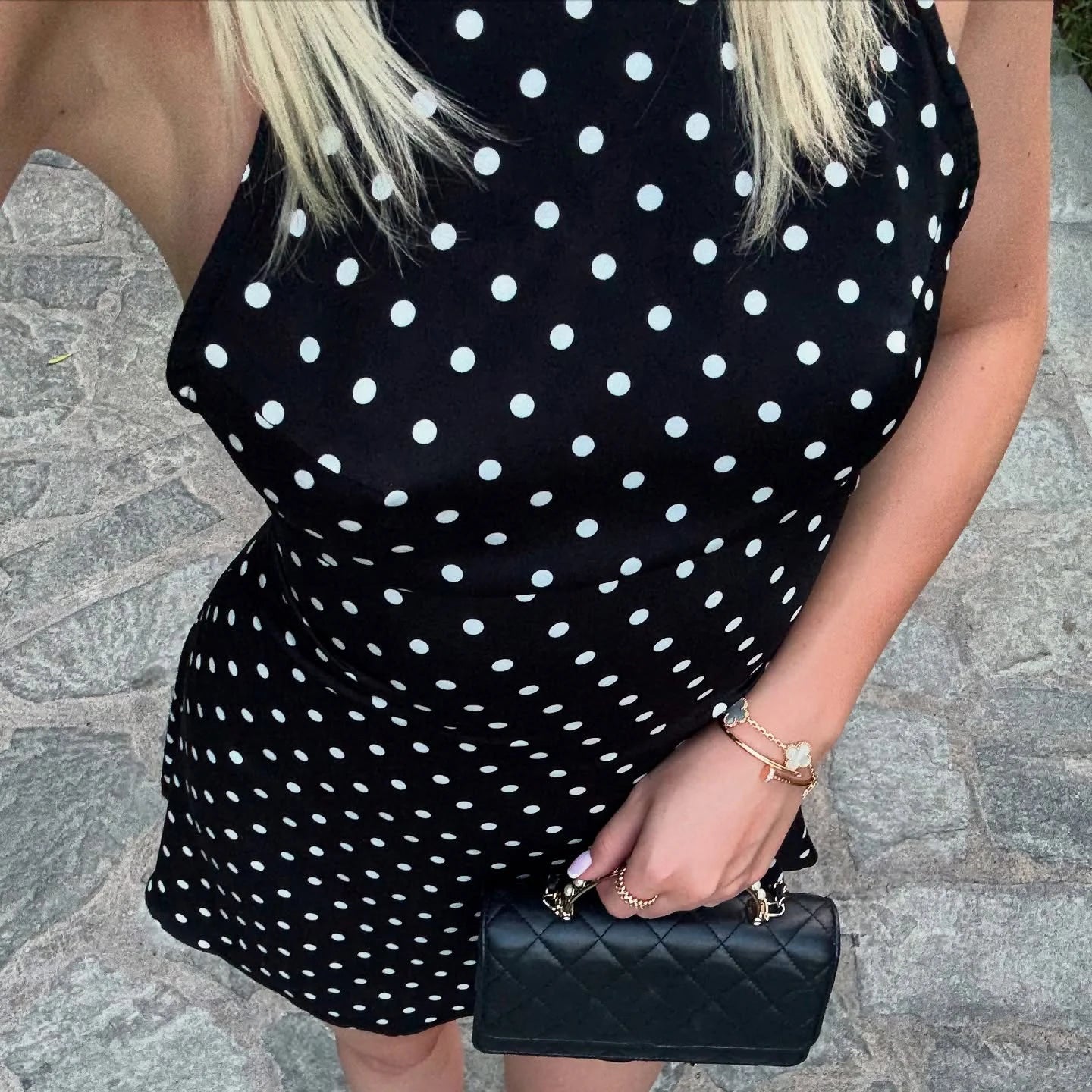 Robe Halter à Pois pour Femme – Élégante & Sexy